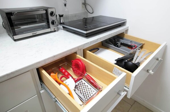 Refrigerador, microondas, horno y lavavajillas