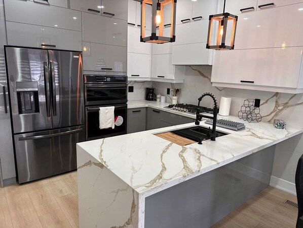 Fridge, microwave, oven, stovetop - Welcome to the MillerTime Experience! (Brantford)