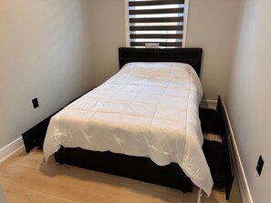 3 bedrooms, iron/ironing board, free WiFi, bed sheets - Welcome to the MillerTime Experience! (Brantford)