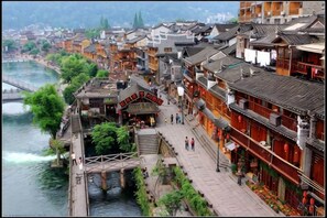 Unclassified image, 2 of 27, button - Xiangyunge Inn (Fenghuang County)