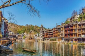 Miscellaneous - Xiangyunge Inn (Fenghuang)
