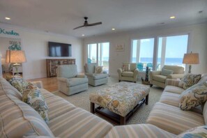 Televisión y oficina 