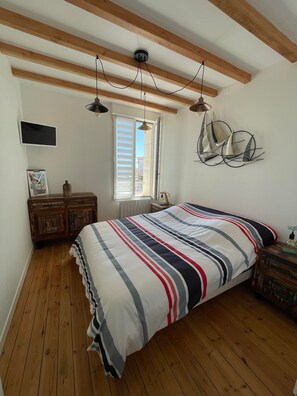 3 bedrooms, Internet, bed sheets - Maison VUE MER à 50m de la Plage (Saint-Georges-de-Didonne)