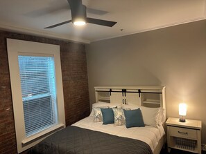 2 bedrooms, iron/ironing board, WiFi, bed sheets