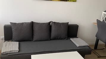 Tv och ett bordtennisbord