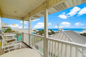 Huis, Meerdere bedden, balkon, gedeeltelijk uitzicht op oceaan (16328 Front Beach Rd #10) | Terrein van de accommodatie