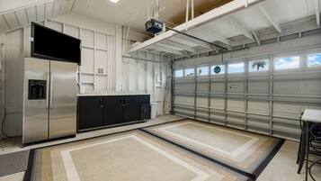 Huis, Meerdere bedden, balkon, gedeeltelijk uitzicht op oceaan (16328 Front Beach Rd #10) | Interieur