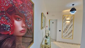 Interior detail - Hotel Frekel (Kashar)