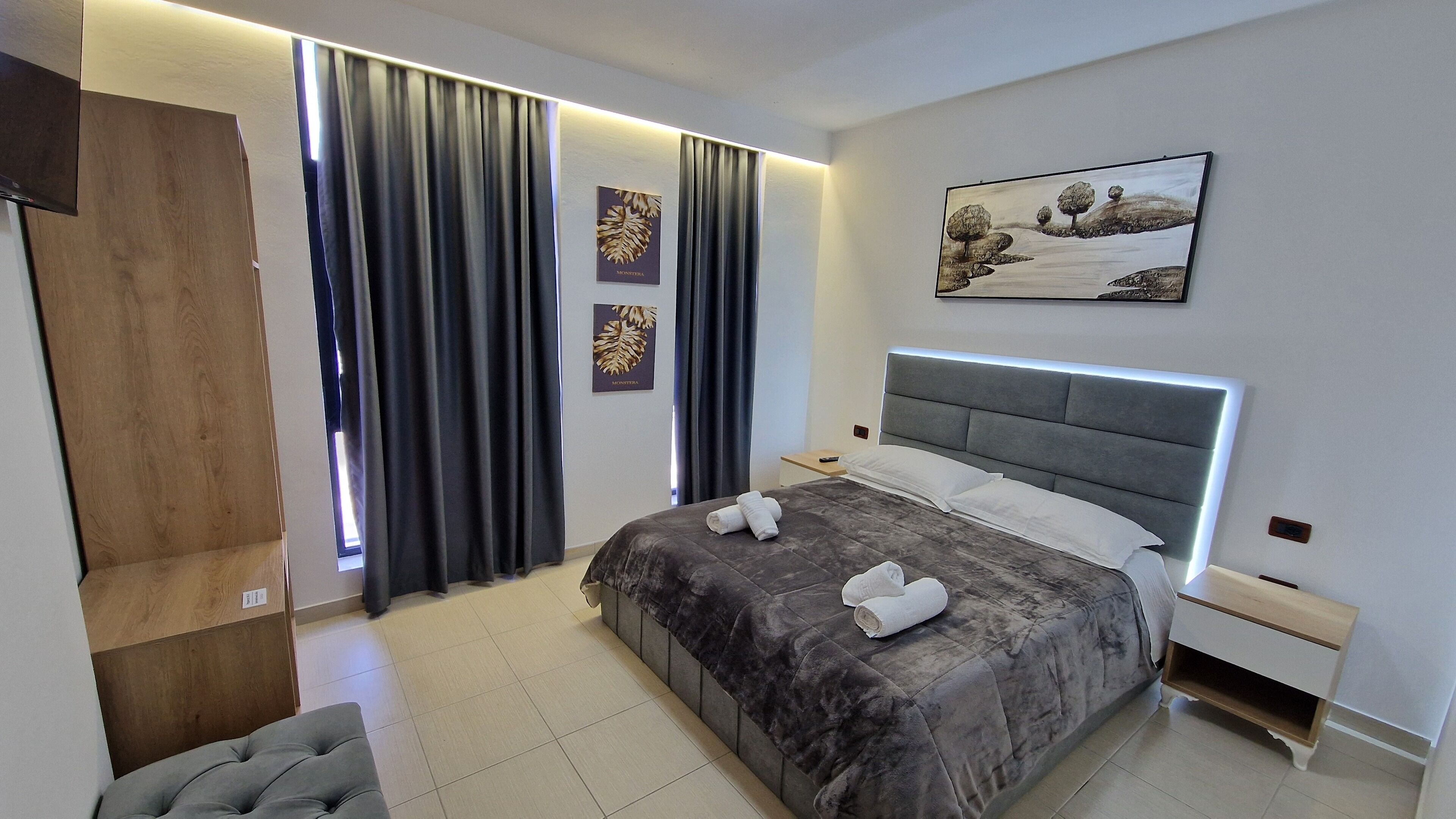 Double Room, City View | Desk, soundproofing, iron/ironing board, bed sheets