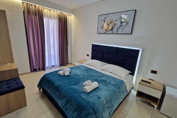 Double Room, City View | Desk, soundproofing, iron/ironing board, bed sheets