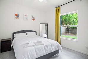 2 bedrooms, iron/ironing board, free WiFi, bed sheets