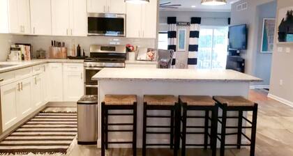 Dolce Vita by the Sea - upscale beach chique home.