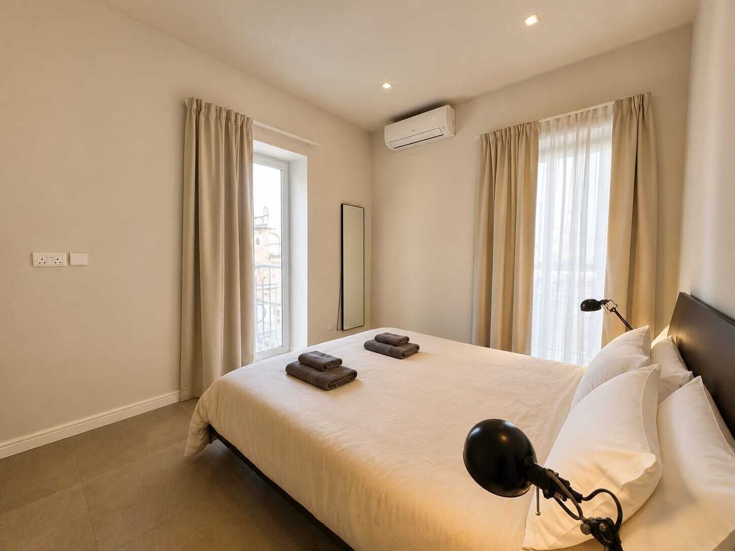 1 slaapkamer, een strijkplank/strijkijzer, gratis wifi, beddengoed
