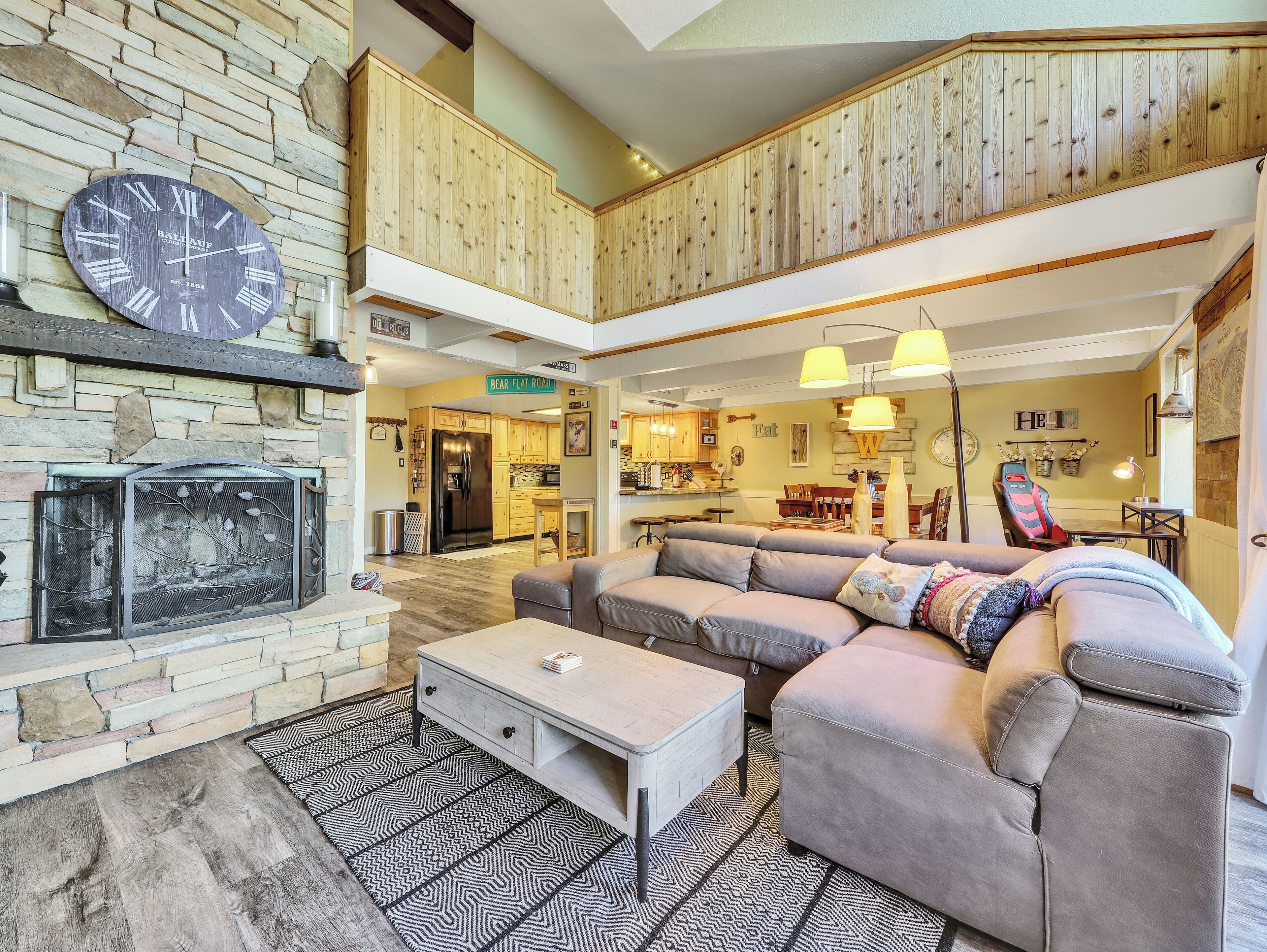 智能电视、壁炉、电子游戏