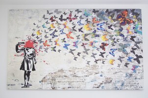 Escritorio y espacio para trabajar con laptop 