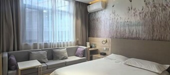 Yijia 365 Chain Hotel (Shijiazhuang Canal Bridge Railway University Yitang Metro Station Branch)