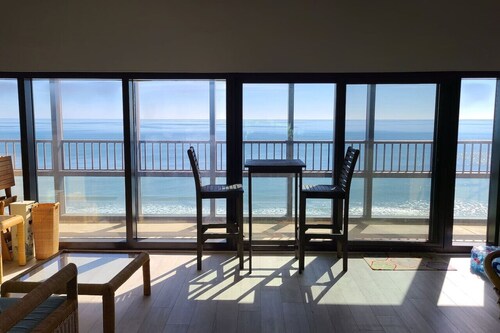 Ocean-Front Penthouse 3BR/2BA/7Bed @ Regency Tower