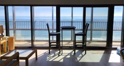 Ocean-Front Penthouse 3BR/2BA/7Bed @ Regency Tower
