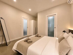 1 habitación, tabla de planchar con plancha, wifi y ropa de cama 