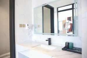 Bathroom - Mingyangxuan Fashion Hotel (Tianjin Tucheng Subway Station) (Tianjin)
