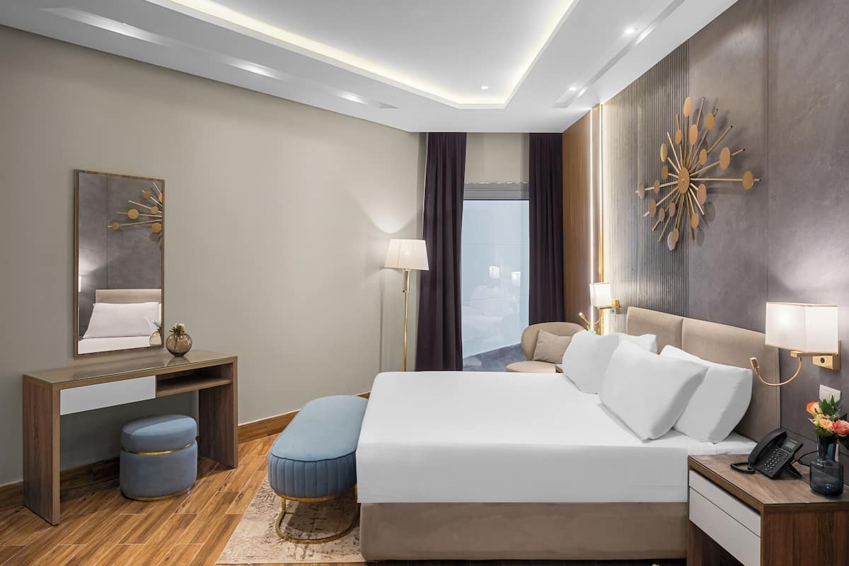 Deluxe Double or Twin Room