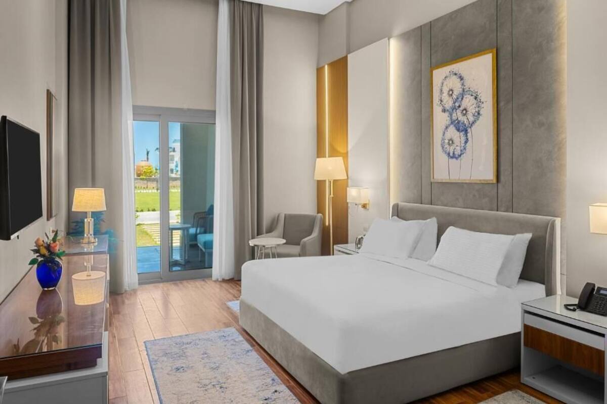 Minibar, soundproofing, free WiFi, bed sheets