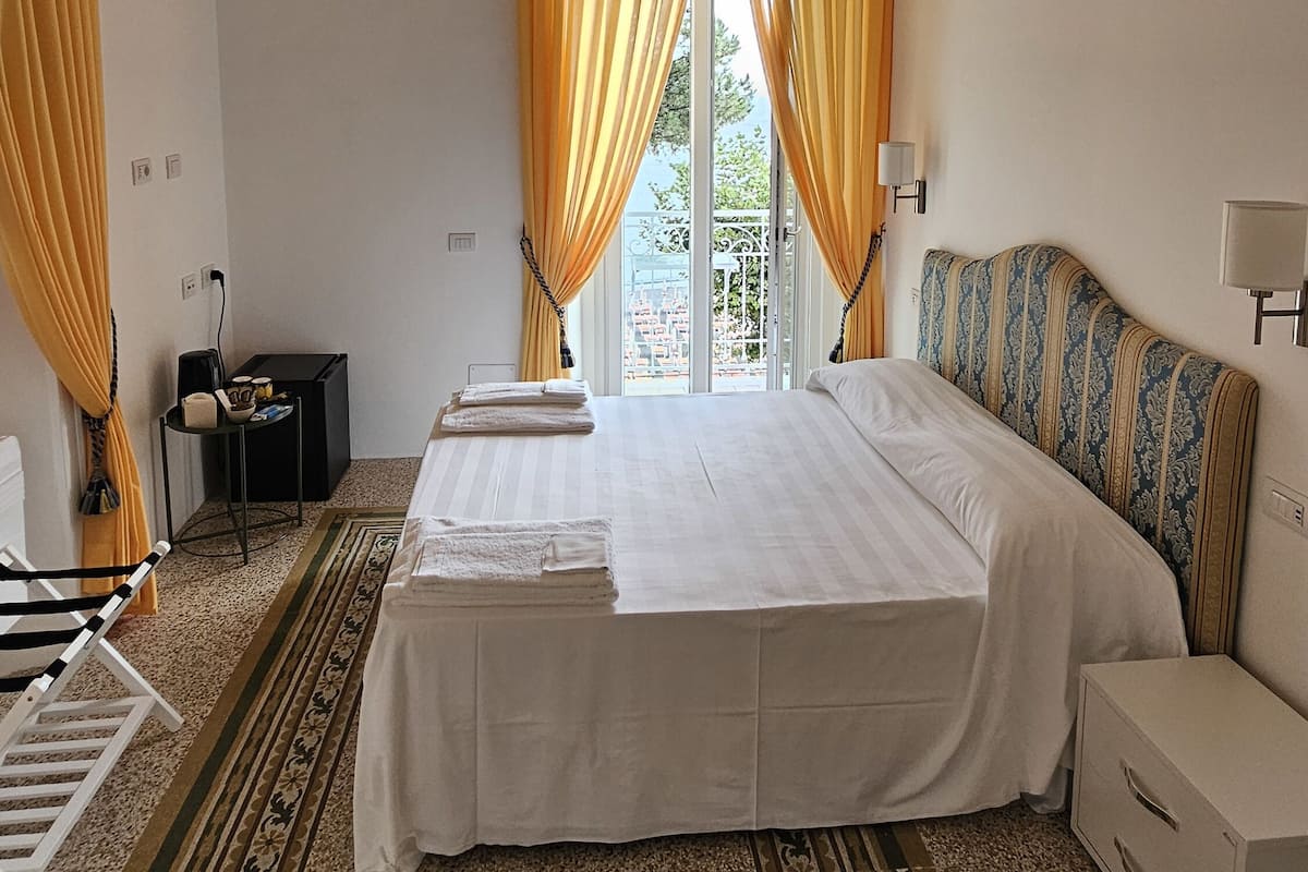 Comfort Room, Balcony, Sea View | Blackout drapes, soundproofing, free WiFi