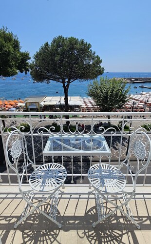 Galene - Beachfront in Costa d'Amalfi