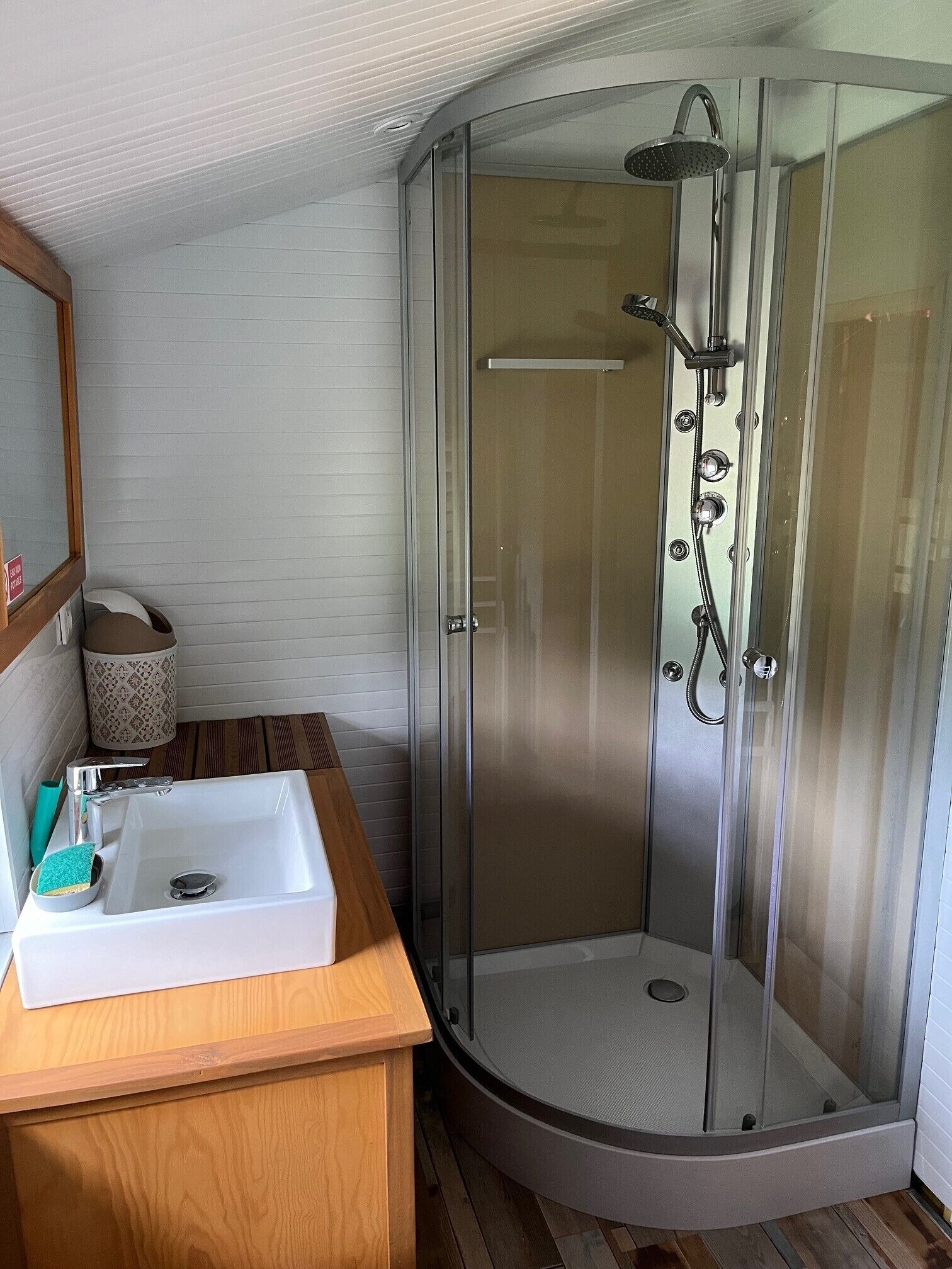 Dusche, Toilettenpapier