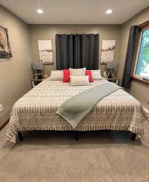 3 bedrooms, travel cot, free WiFi, bed sheets - Sunset View Getaway-Mille Lacs 3 Bedroom Home (Isle)