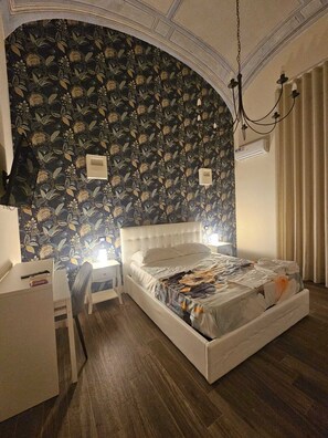 Phòng đôi Senior | Két bảo mật tại phòng, bàn, màn/rèm cản sáng, phòng cách âm 