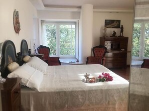 5 bedrooms, iron/ironing board, travel cot, free WiFi