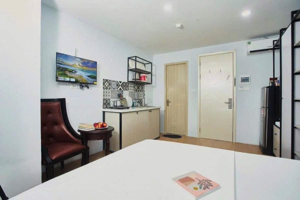 Family Double Room | Desk, blackout drapes, soundproofing, iron/ironing board (on request)