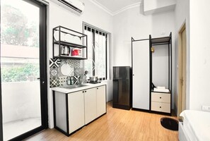 Luxury Studio Suite, Balcony, City View | Bathroom