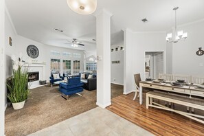 Smart-TV, peis, fotballspill og stereoanlegg