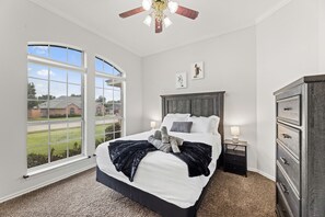 4 bedrooms, desk, iron/ironing board, travel crib
