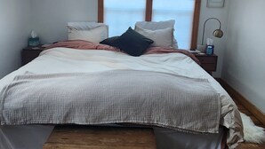 2 habitaciones, escritorio, tabla de planchar con plancha y wifi gratis 