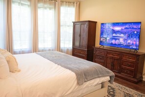 4 عدّة غرف نوم ومكواة/لوح كي وواي فاي وملاءات أسرّة