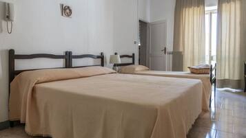 1 Schlafzimmer, Bügeleisen/Bügelbrett, Bettwäsche