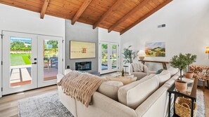 TV connectée, cheminée