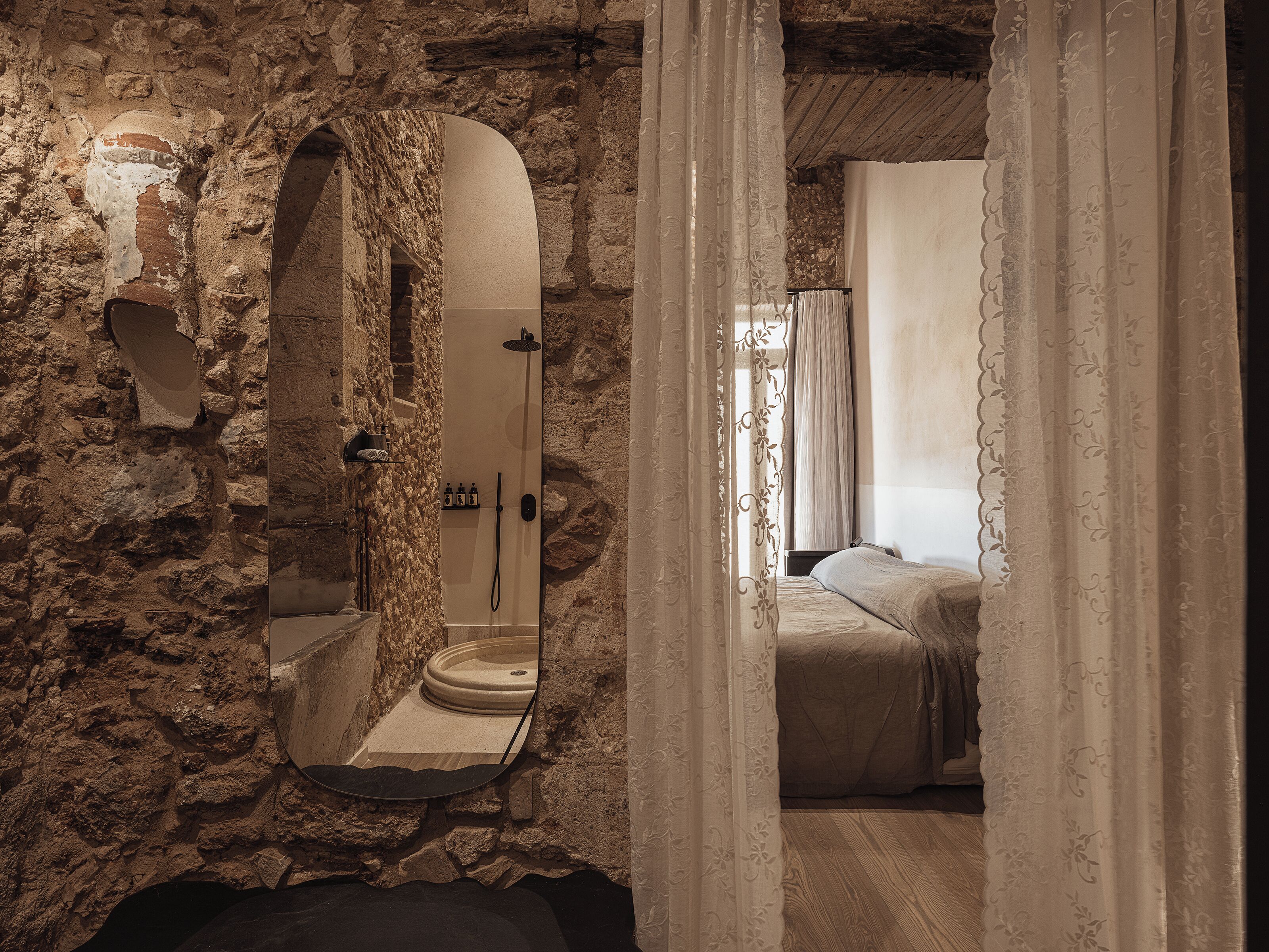 Habitación tradicional, 1 cama de matrimonio grande, vistas al mar | Sábanas de algodón egipcio y ropa de cama de alta calidad