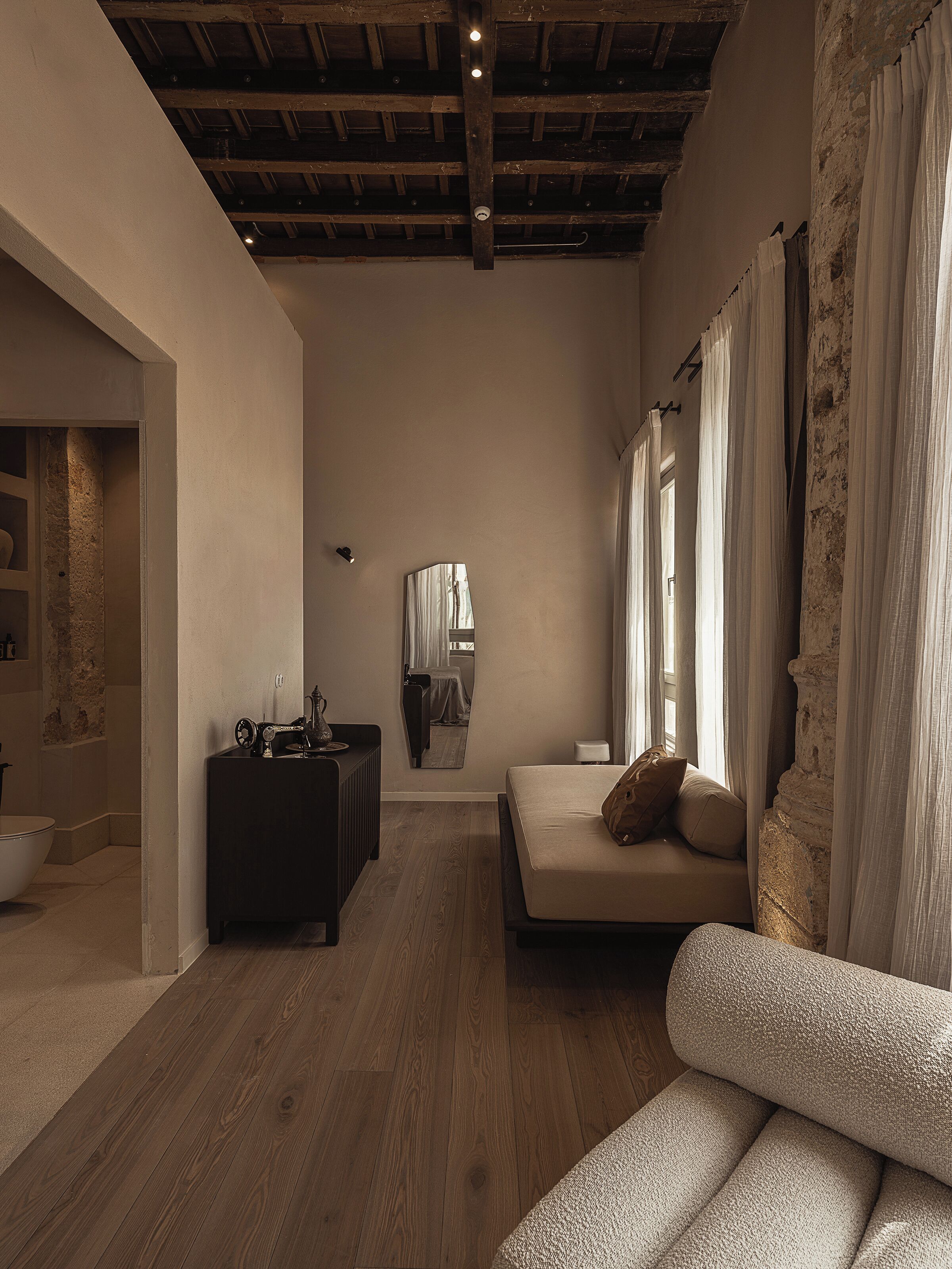 Habitación triple Deluxe, 1 cama de matrimonio grande, vistas al mar | Sábanas de algodón egipcio y ropa de cama de alta calidad