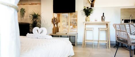 1 bedroom, WiFi, bed sheets