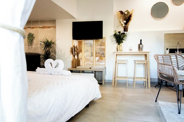 1 bedroom, WiFi, bed sheets