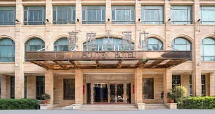 Houten Hotel