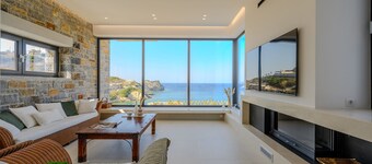 Theasea,beachfront,next to all amenities,Heraklion