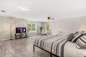5 habitaciones, tabla de planchar con plancha y wifi gratis