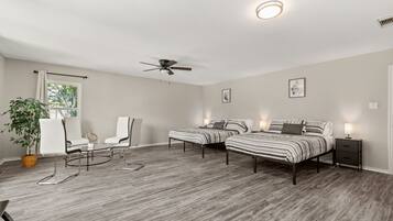 5 slaapkamers, een strijkplank/strijkijzer, gratis wifi, beddengoed