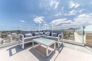 Property grounds - FineFleur Finestrat - see and mountain views - by OYOOSTAYS (Finestrat)