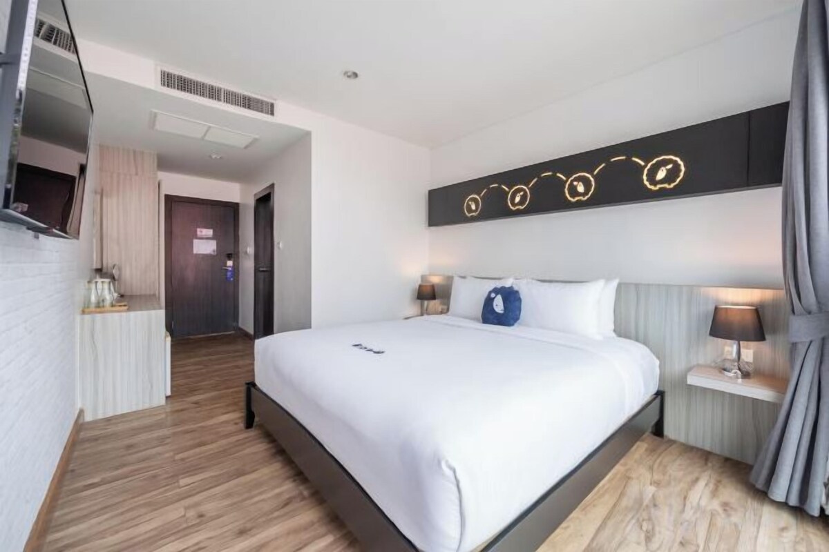 Minibar, caja fuerte, escritorio y wifi gratis